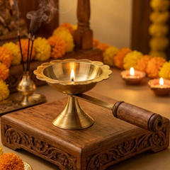 Brass Dhoona Aarti with Wooden Handle No. 4
