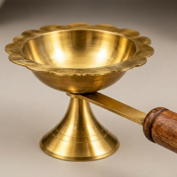 Brass Dhoona Aarti with Wooden Handle No. 4