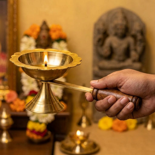 Brass Dhoona Aarti with Wooden Handle No. 4